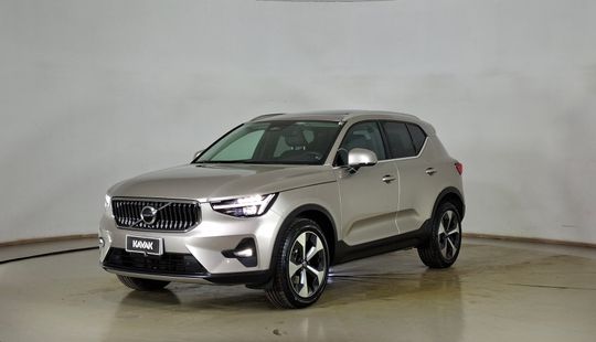 Volvo • XC40