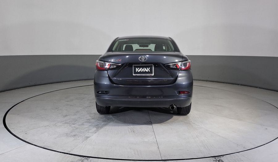 Toyota Yaris 1.5 R XLE AT Sedan 2018