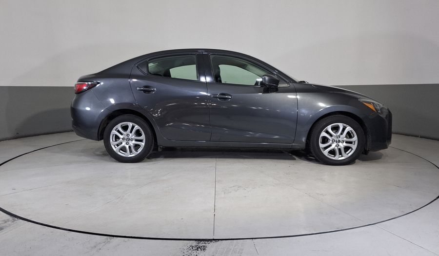 Toyota Yaris 1.5 R XLE AT Sedan 2018