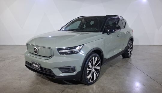 Volvo • XC40