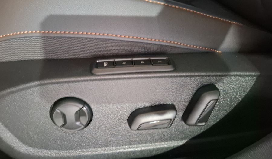 Cupra Leon 2.0 VZ DCT Hatchback 2025