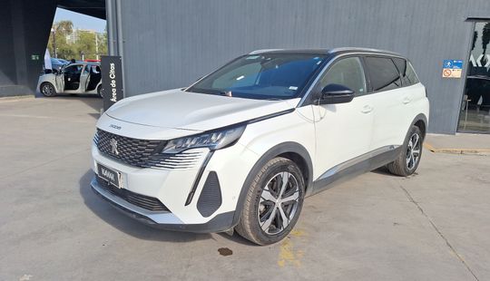 Peugeot • 5008