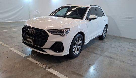 Audi • Q3