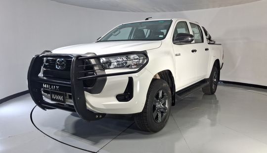 Toyota • Hilux