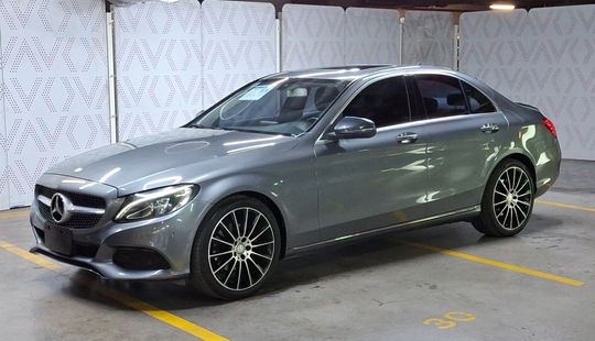 Mercedes Benz • Clase C