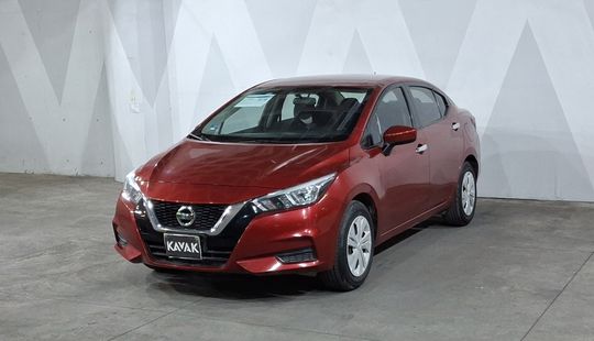 Nissan • Versa