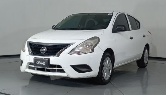 Nissan • Versa