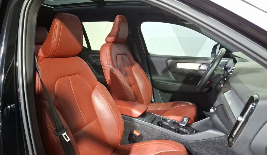 Volvo Xc40 2.0 MOMENTUM T5 AUTO 4WD Suv 2019
