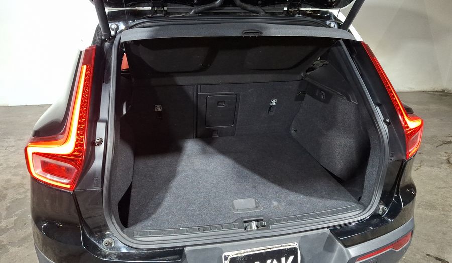 Volvo Xc40 2.0 MOMENTUM T5 AUTO 4WD Suv 2019
