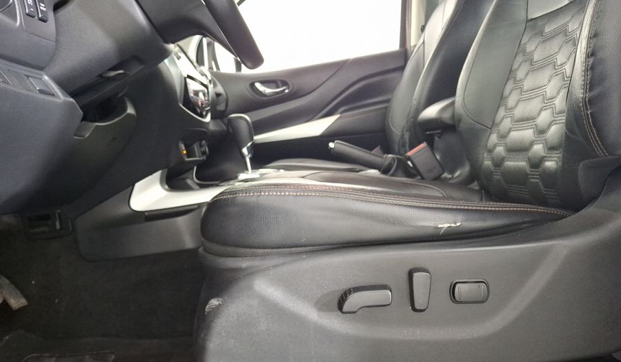 Nissan Frontier 2.5 PLATINUM LE AUTO Pickup 2021