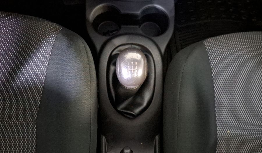 Nissan Versa 1.6 DRIVE A/C Sedan 2019