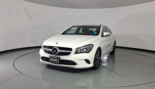 Mercedes Benz • Clase CLA