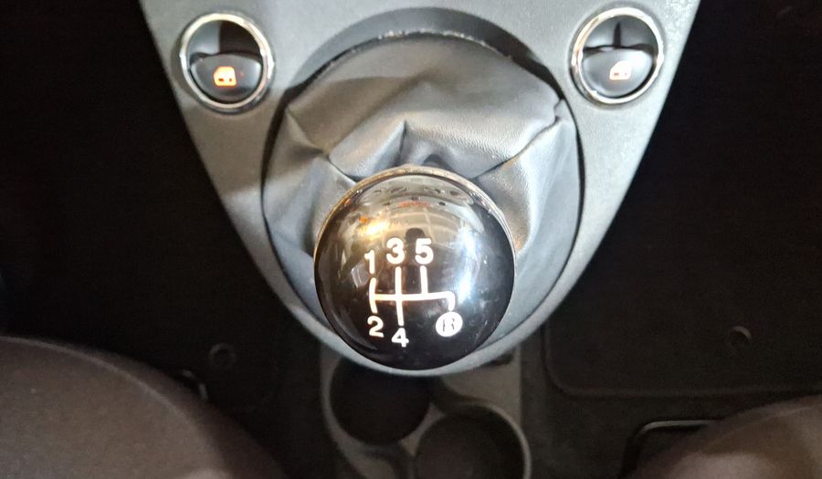 Fiat 500 1.4 TRENDY MT Hatchback 2015