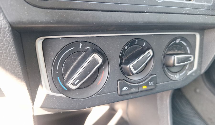 Volkswagen Voyage 1.6 HIGHLINE Sedan 2021