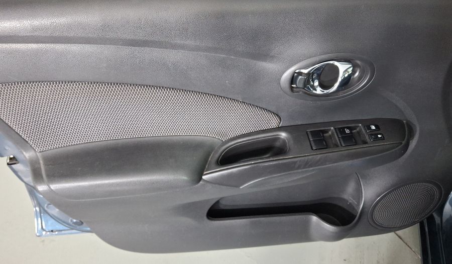 Nissan Versa 1.6 ADVANCE TA AC Sedan 2016