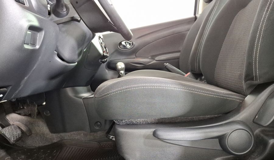 Nissan Versa 1.6 ADVANCE TA AC Sedan 2016