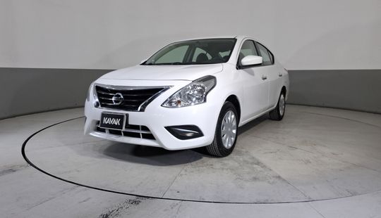 Nissan • Versa