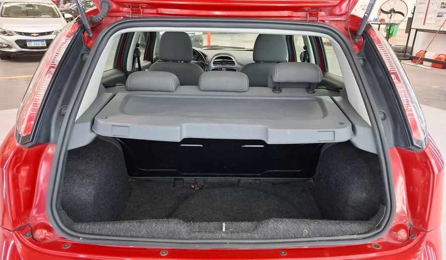 Fiat Punto 1.4 ATTRACTIVE 5P Hatchback 2013
