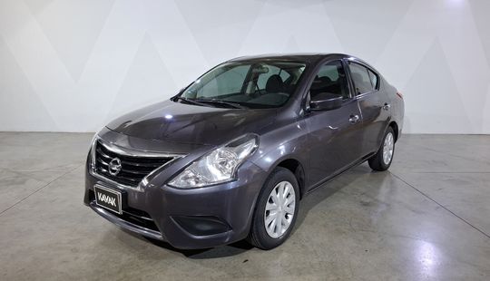 Nissan • Versa