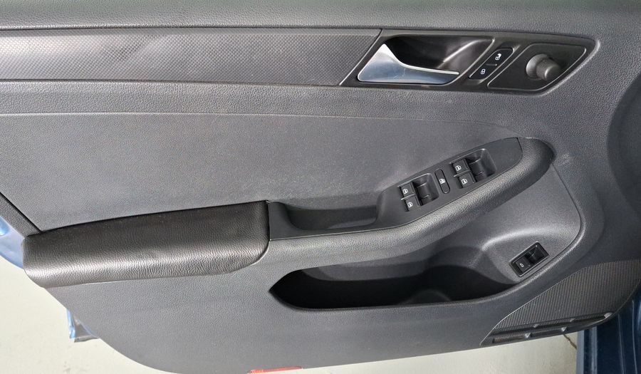 Volkswagen Jetta 2.0 MT Sedan 2016
