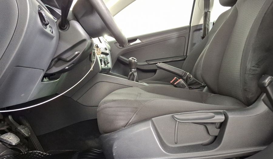 Volkswagen Jetta 2.0 MT Sedan 2016