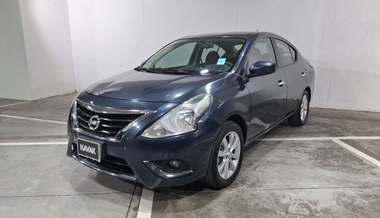 Nissan • Versa