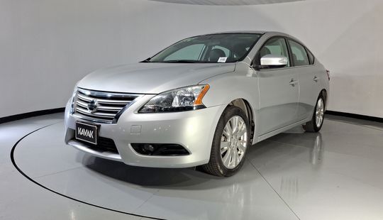 Nissan • Sentra