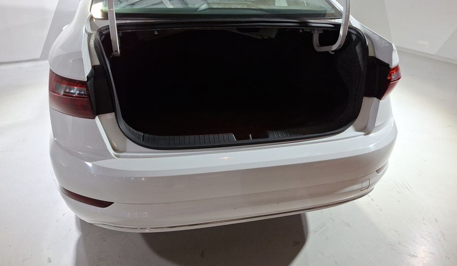 Volkswagen Jetta 1.4 TRENDLINE AUTO Sedan 2021