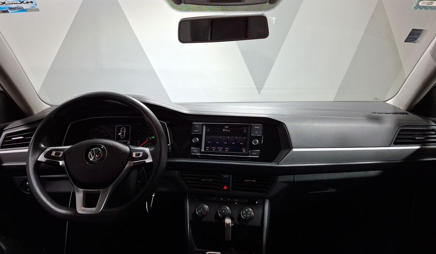 Volkswagen Jetta 1.4 TRENDLINE AUTO Sedan 2021