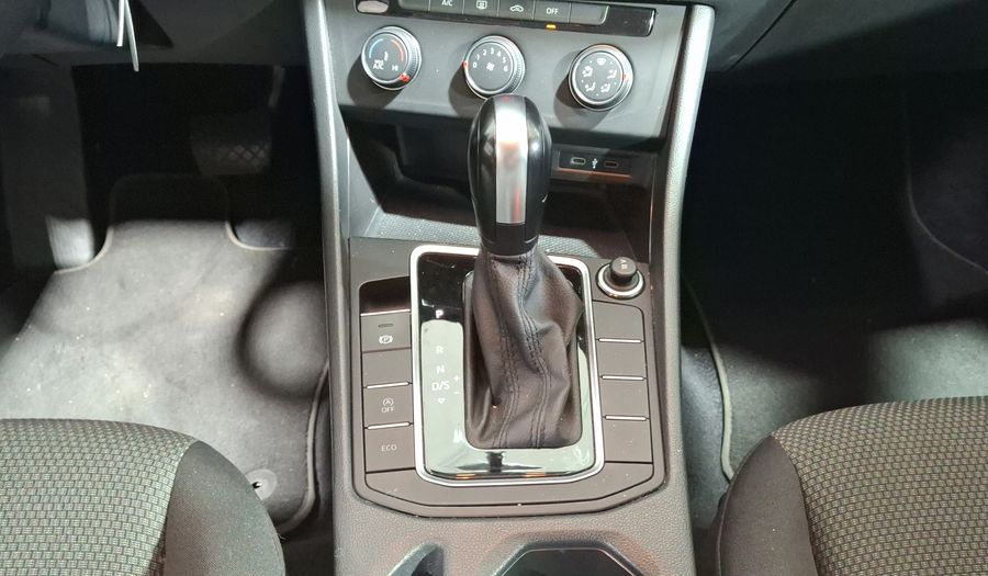 Volkswagen Jetta 1.4 TRENDLINE AUTO Sedan 2021
