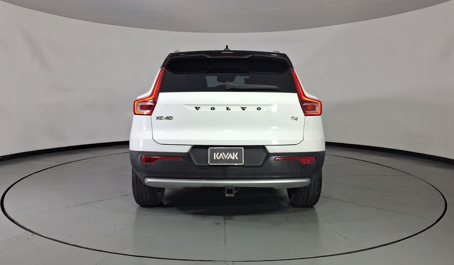 Volvo Xc40 2.0 T4 MOMENTUM AUTO Suv 2020