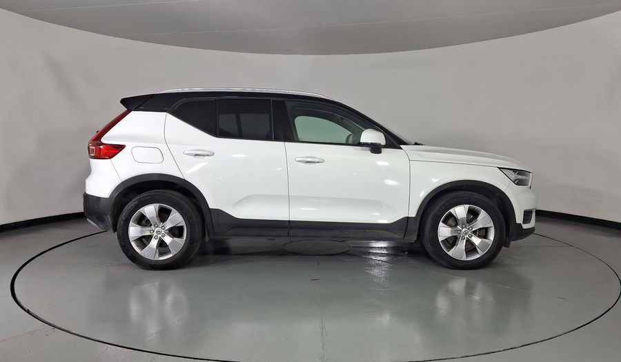 Volvo Xc40 2.0 T4 MOMENTUM AUTO Suv 2020