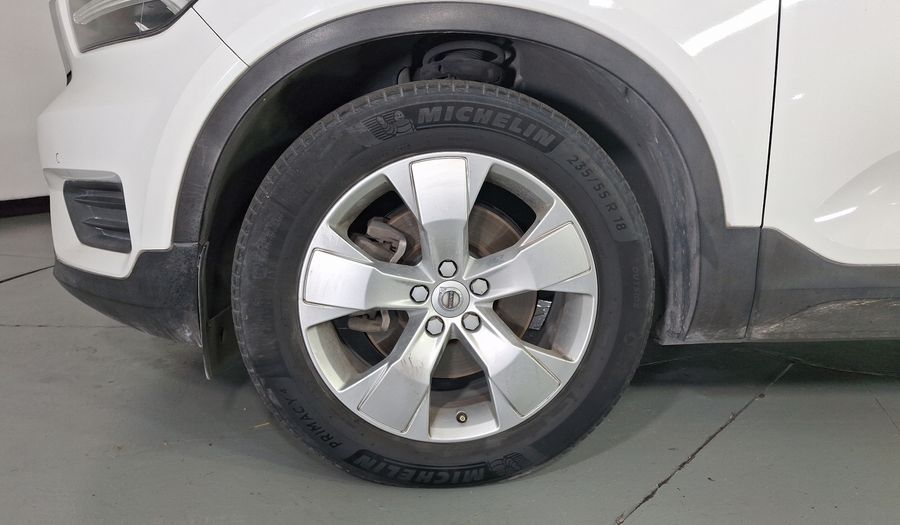 Volvo Xc40 2.0 T4 MOMENTUM AUTO Suv 2020