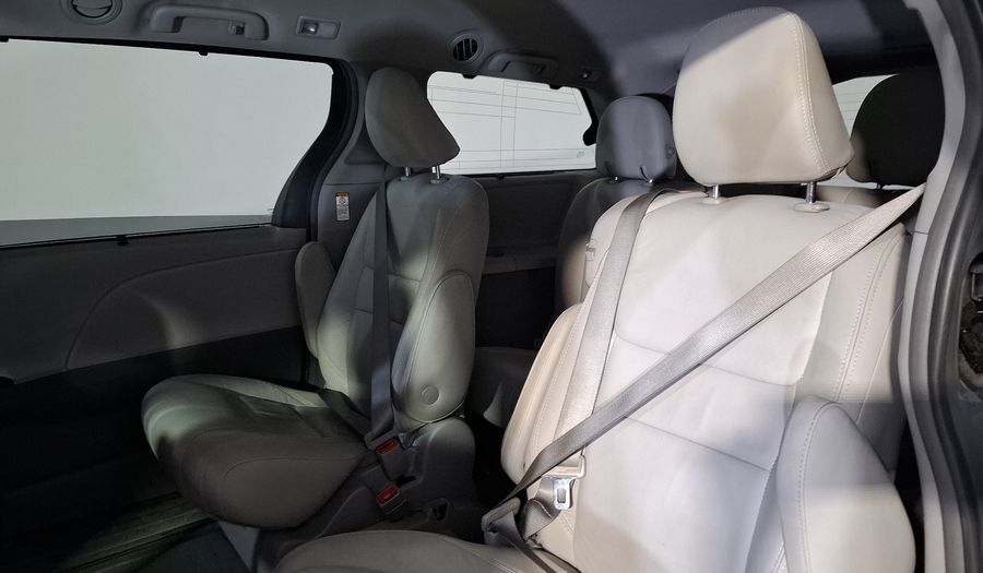 Toyota Sienna 3.5 XLE PIEL AT Minivan 2018