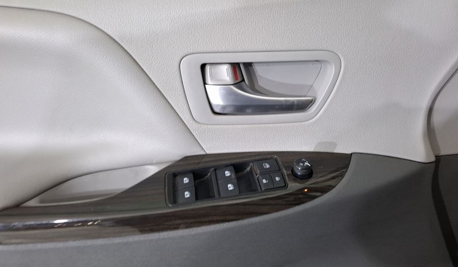 Toyota Sienna 3.5 XLE PIEL AT Minivan 2018