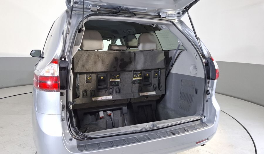Toyota Sienna 3.5 XLE PIEL AT Minivan 2018