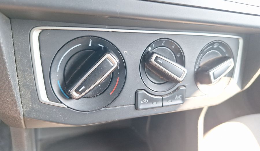 Volkswagen Gol 1.6 TRENDLINE Hatchback 2018