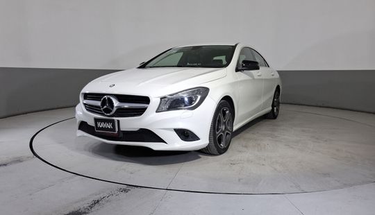 Mercedes Benz • Clase CLA