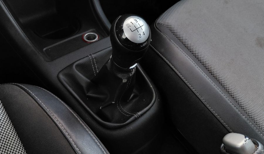 Volkswagen Up 1.0 BLACK UP Hatchback 2015