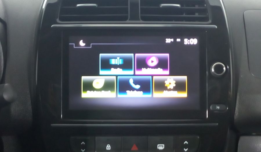Renault Kwid 1.0 ICONIC Hatchback 2024