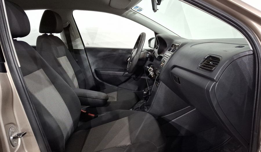 Volkswagen Vento 1.6 COMFORTLINE TIPTRONIC Sedan 2017