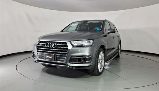 Audi • Q7