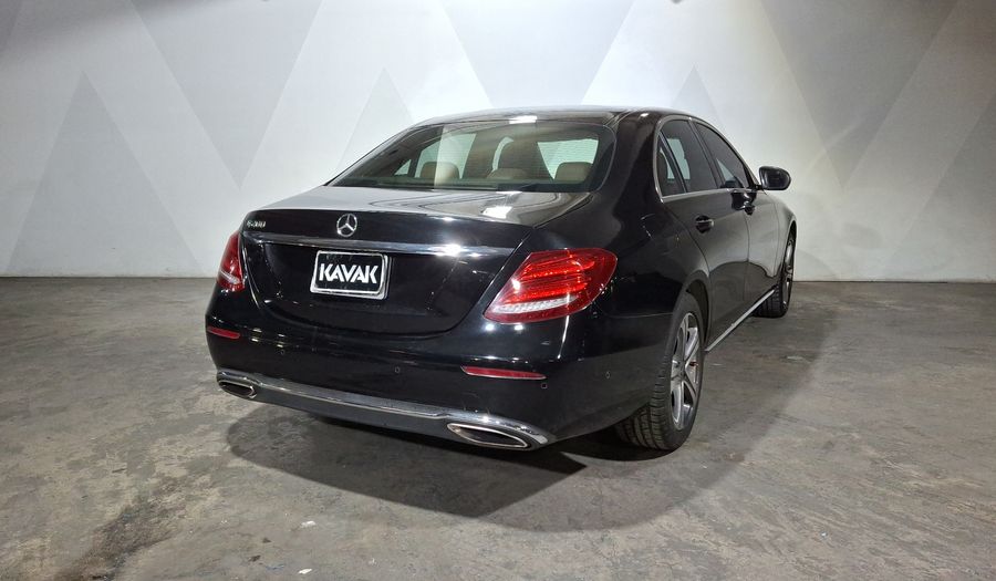 Mercedes Benz Clase E 2.0 200 AVANTGARDE AUTO Sedan 2019