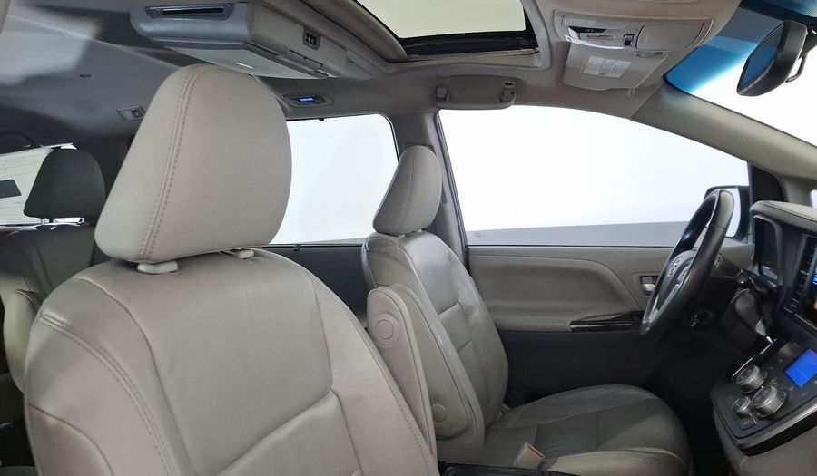 Toyota Sienna 3.5 XLE PIEL AT Minivan 2017