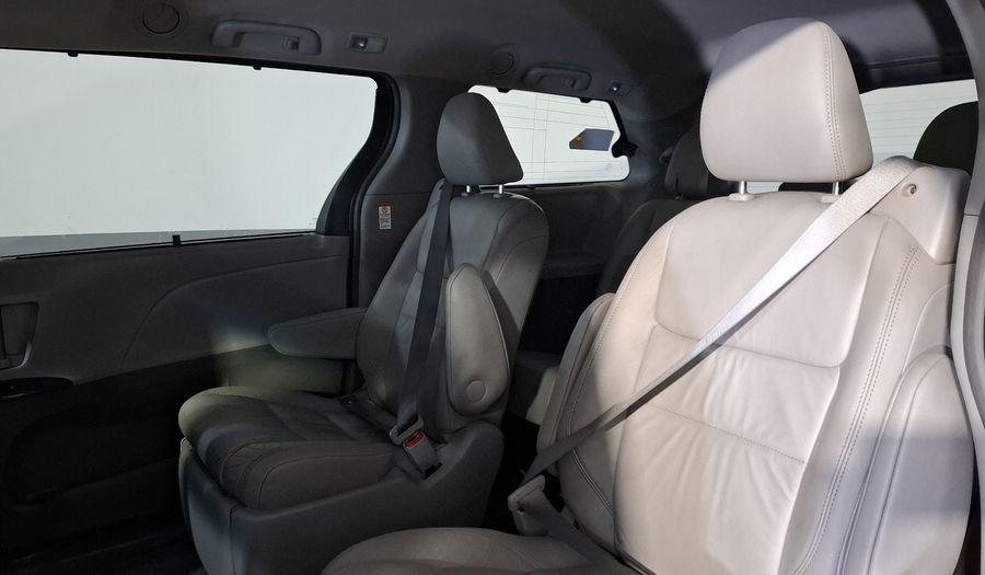 Toyota Sienna 3.5 XLE PIEL AT Minivan 2017