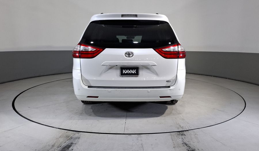 Toyota Sienna 3.5 XLE PIEL AT Minivan 2017