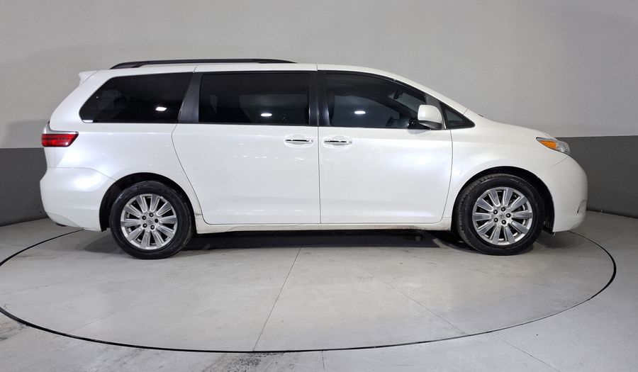 Toyota Sienna 3.5 XLE PIEL AT Minivan 2017
