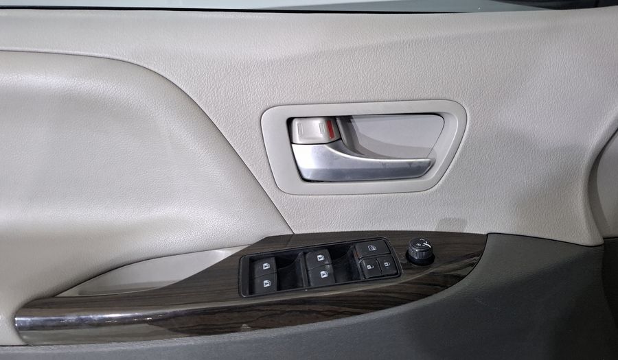 Toyota Sienna 3.5 XLE PIEL AT Minivan 2017