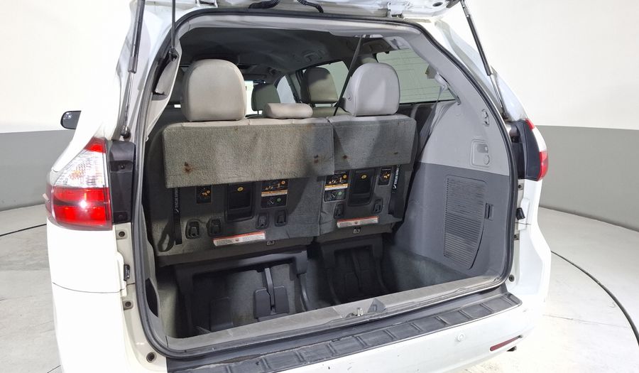 Toyota Sienna 3.5 XLE PIEL AT Minivan 2017