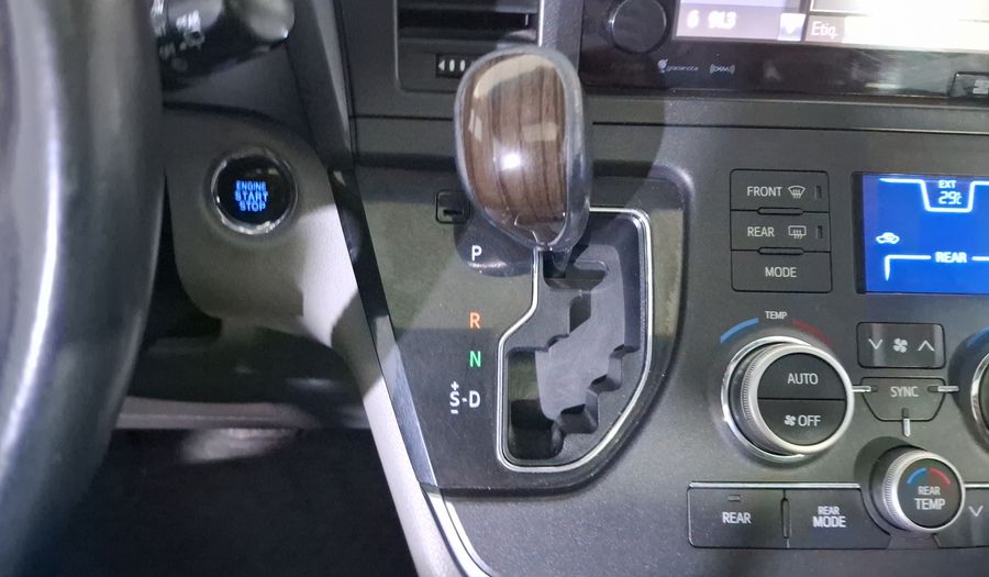 Toyota Sienna 3.5 XLE PIEL AT Minivan 2017